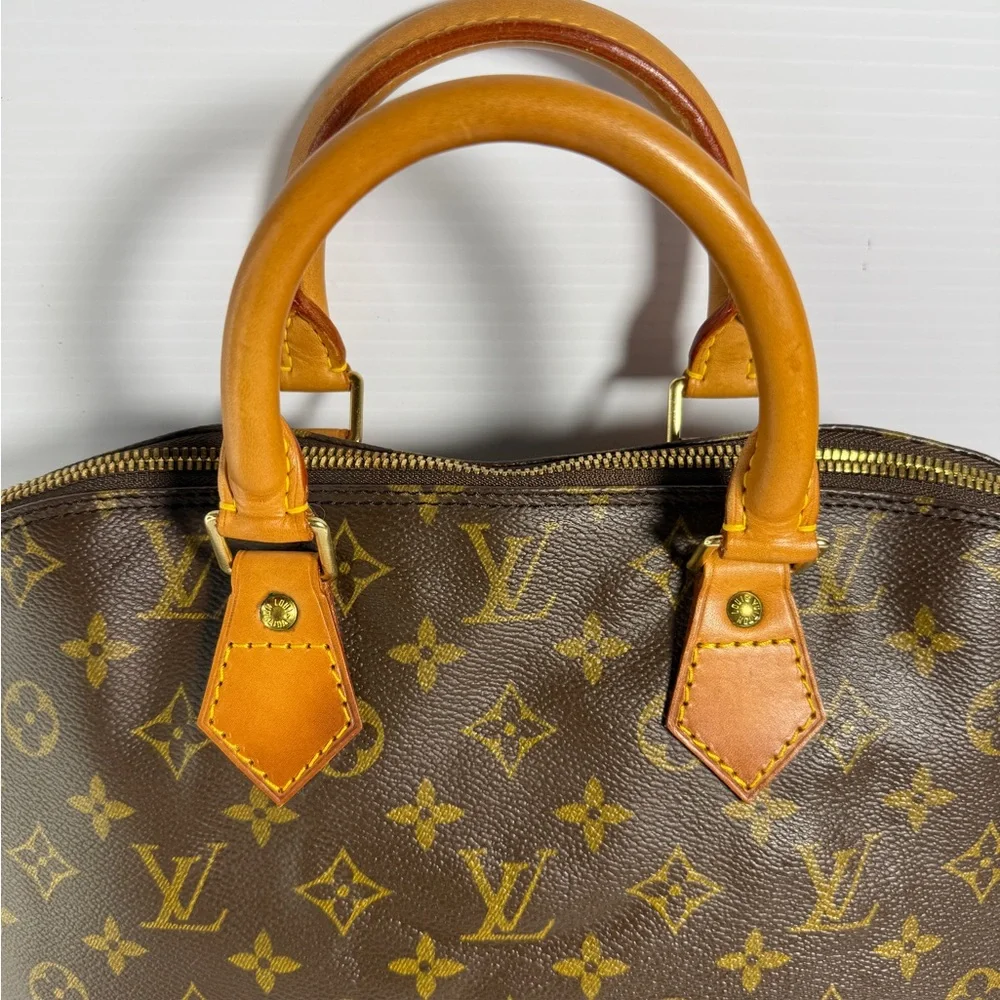 Authentic LV Monogram Alma and Louis Vuitton Keychain. - Picture 5 of 16